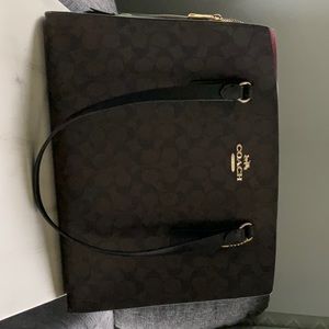 Coach Tatum Carryall 40 in Signature Canvas